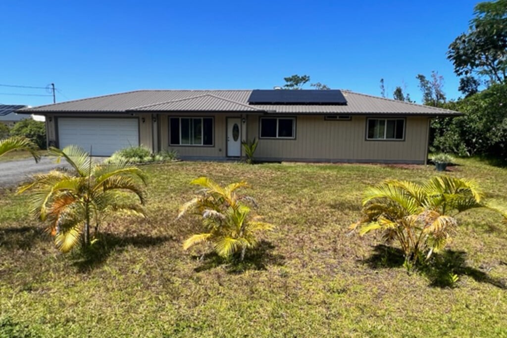 08 23 Hren Front Of Puna House 2