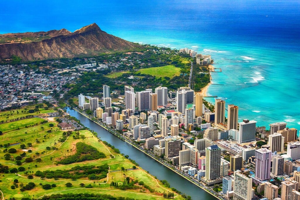 Waikiki Diamond Head Gettyimages 810297082